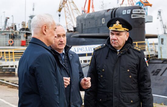 Церемония вывода из эллинга атомной подводной лодки "Хабаровск" в Северодвинске