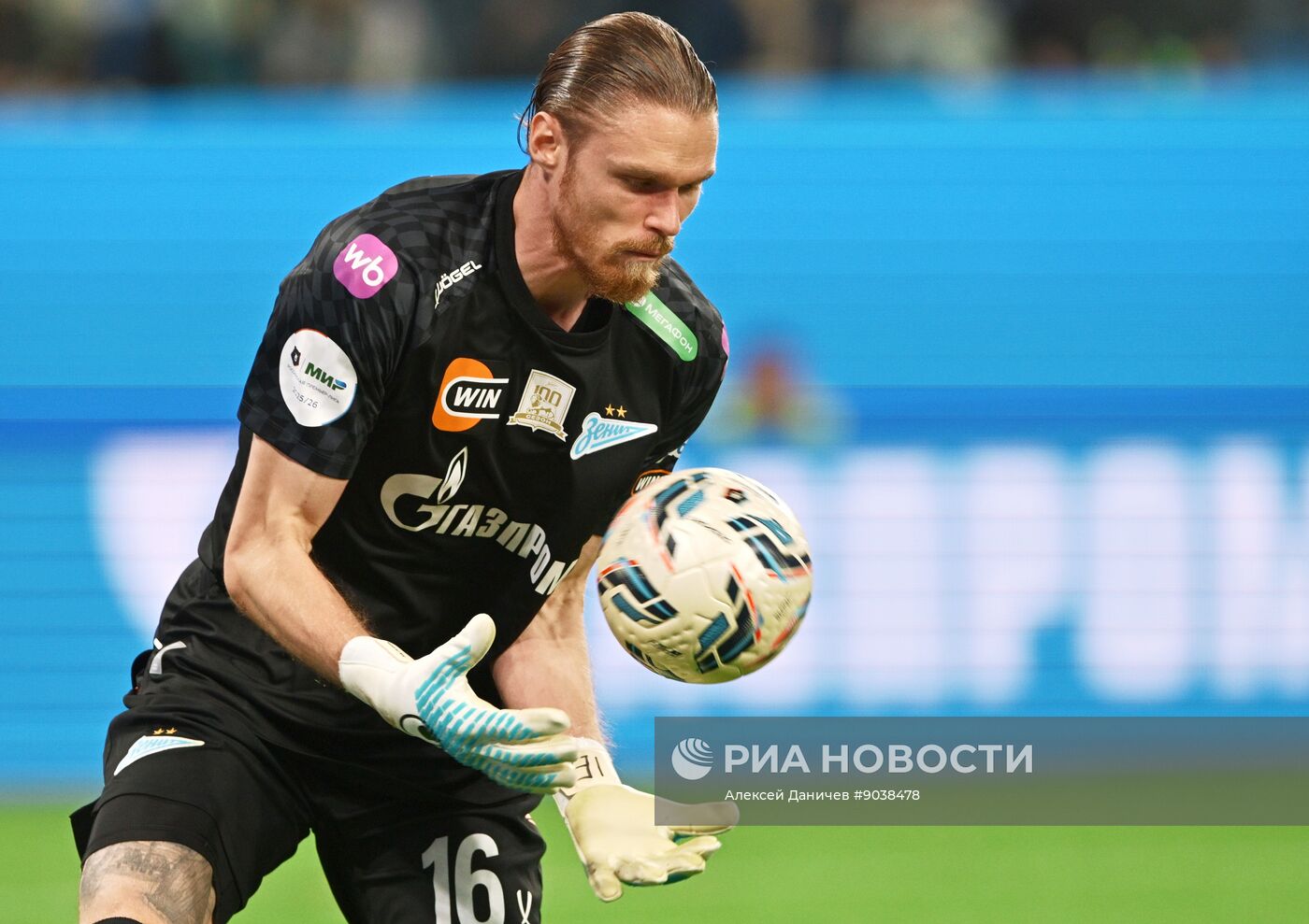 Футбол. РПЛ. "Зенит" (Санкт-Петербург) - "Локомотив" (Москва)