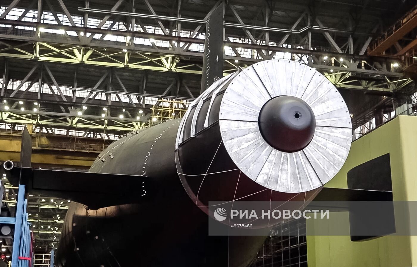 Церемония вывода из эллинга атомной подводной лодки "Хабаровск" в Северодвинске