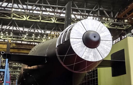 Церемония вывода из эллинга атомной подводной лодки "Хабаровск" в Северодвинске