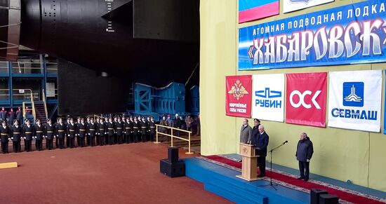 Церемония вывода из эллинга атомной подводной лодки "Хабаровск" в Северодвинске