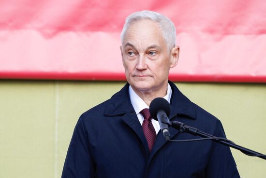 Церемония вывода из эллинга атомной подводной лодки "Хабаровск" в Северодвинске