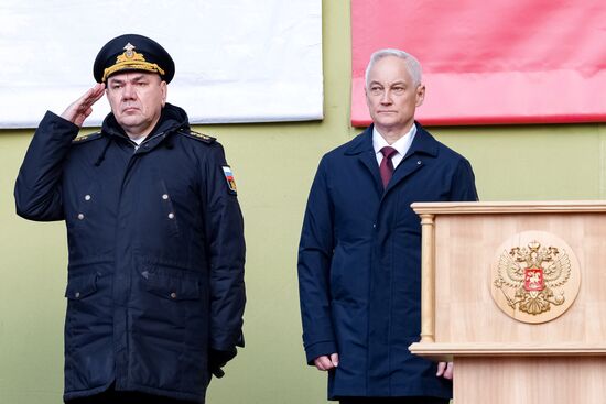 Церемония вывода из эллинга атомной подводной лодки "Хабаровск" в Северодвинске