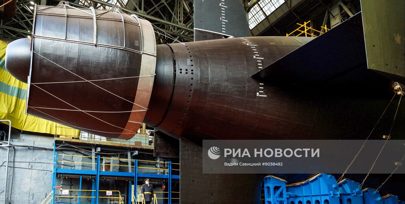 Церемония вывода из эллинга атомной подводной лодки "Хабаровск" в Северодвинске