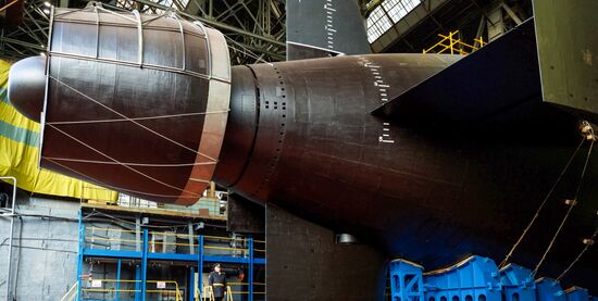 Церемония вывода из эллинга атомной подводной лодки "Хабаровск" в Северодвинске