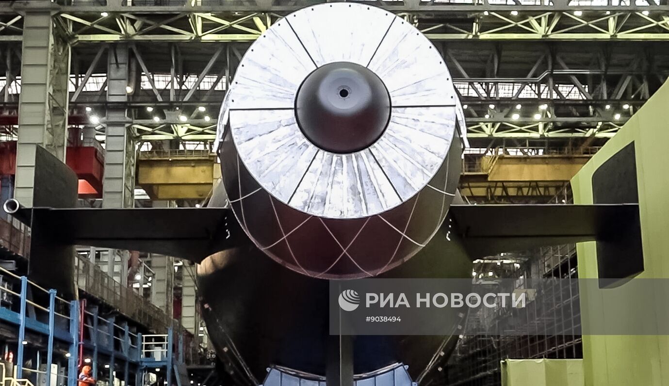 Церемония вывода из эллинга атомной подводной лодки "Хабаровск" в Северодвинске