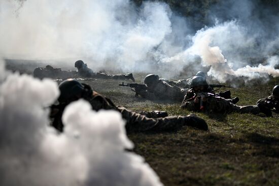 Учебно-полевые сборы в школе юных командиров "Шторм-Крым 2025"