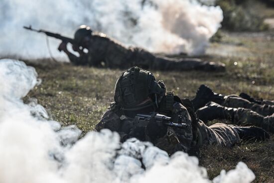 Учебно-полевые сборы в школе юных командиров "Шторм-Крым 2025"