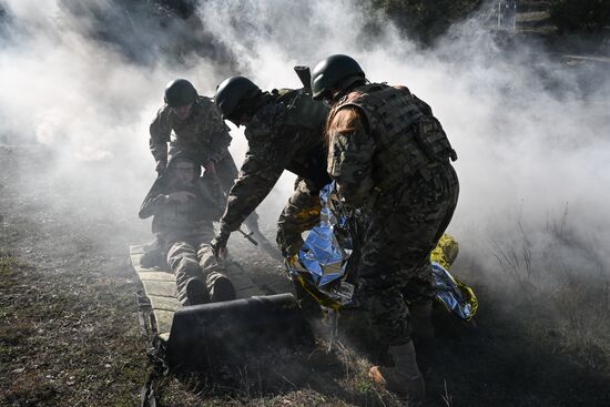 Учебно-полевые сборы в школе юных командиров "Шторм-Крым 2025"