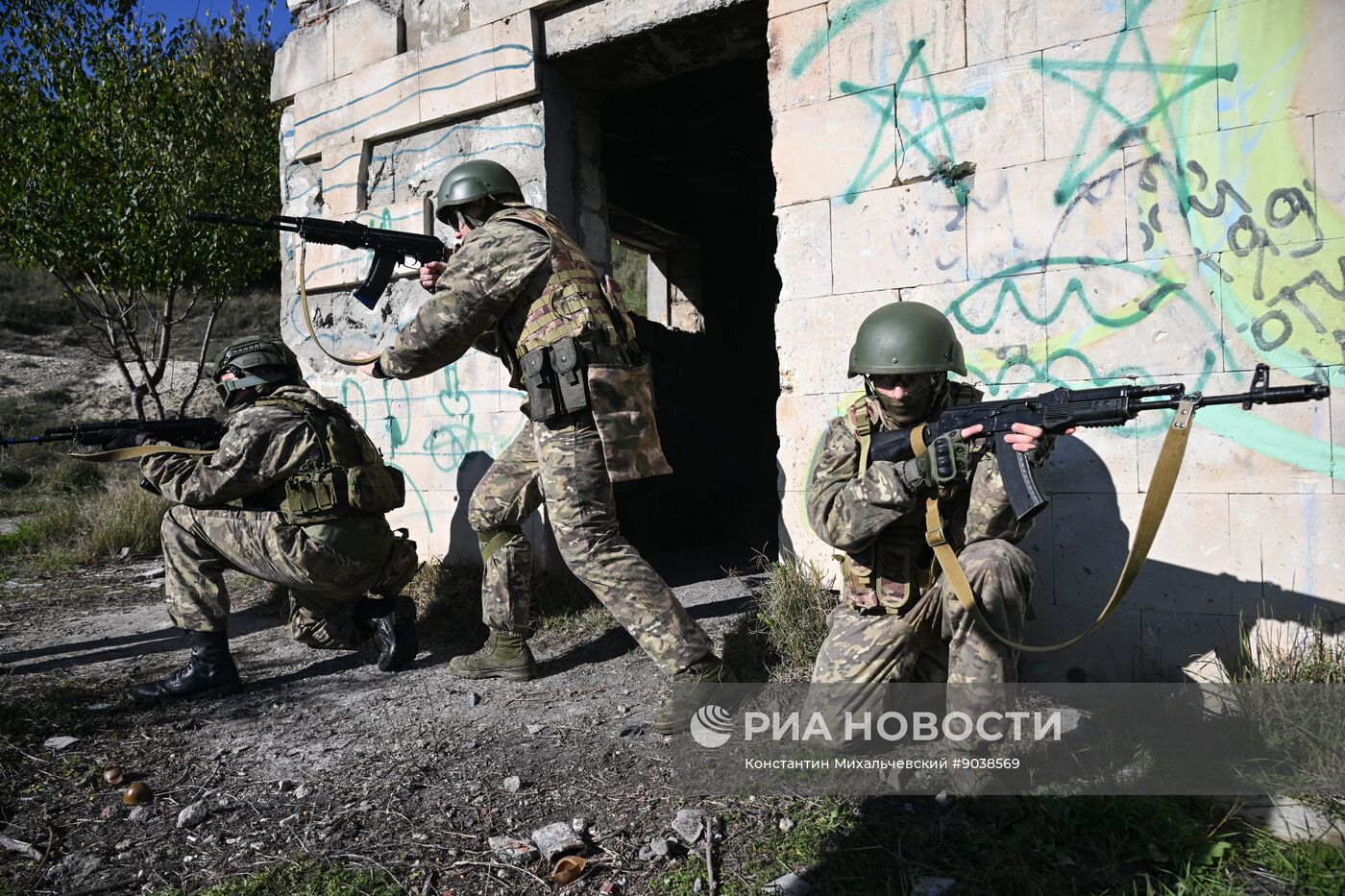 Учебно-полевые сборы в школе юных командиров "Шторм-Крым 2025"