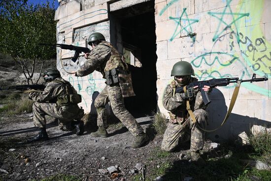 Учебно-полевые сборы в школе юных командиров "Шторм-Крым 2025"