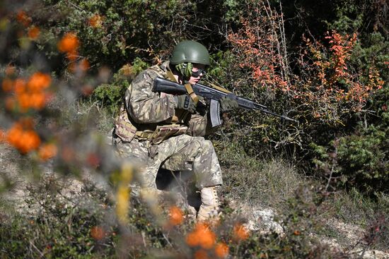 Учебно-полевые сборы в школе юных командиров "Шторм-Крым 2025"