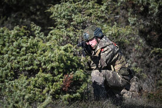 Учебно-полевые сборы в школе юных командиров "Шторм-Крым 2025"