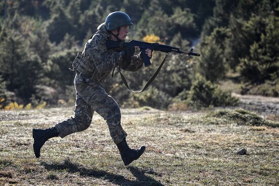 Учебно-полевые сборы в школе юных командиров "Шторм-Крым 2025"