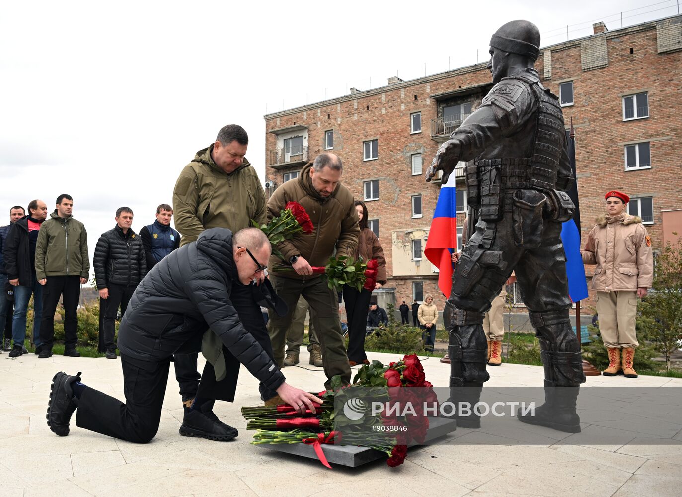 Памятник Герою России и ДНР Владимиру Жоге открыли в Волновахе