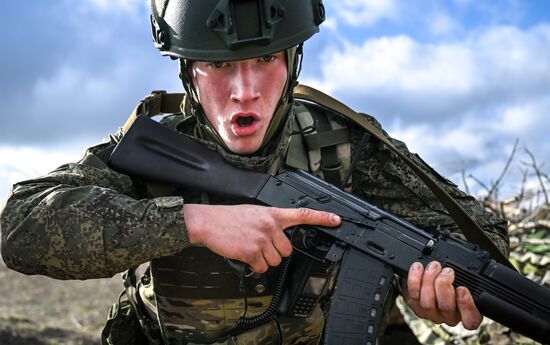 Боевое слаживание военных разведчиков группировки войск "Центр" в зоне СВО