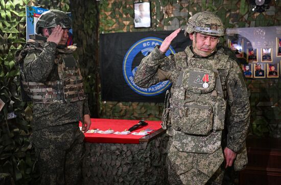 Награждение военных разведчиков группировки войск "Центр"