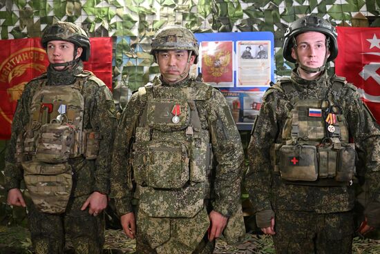 Награждение военных разведчиков группировки войск "Центр"