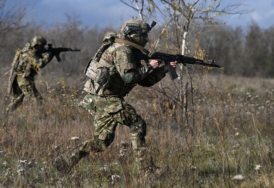 Боевое слаживание военных разведчиков группировки "Запад"