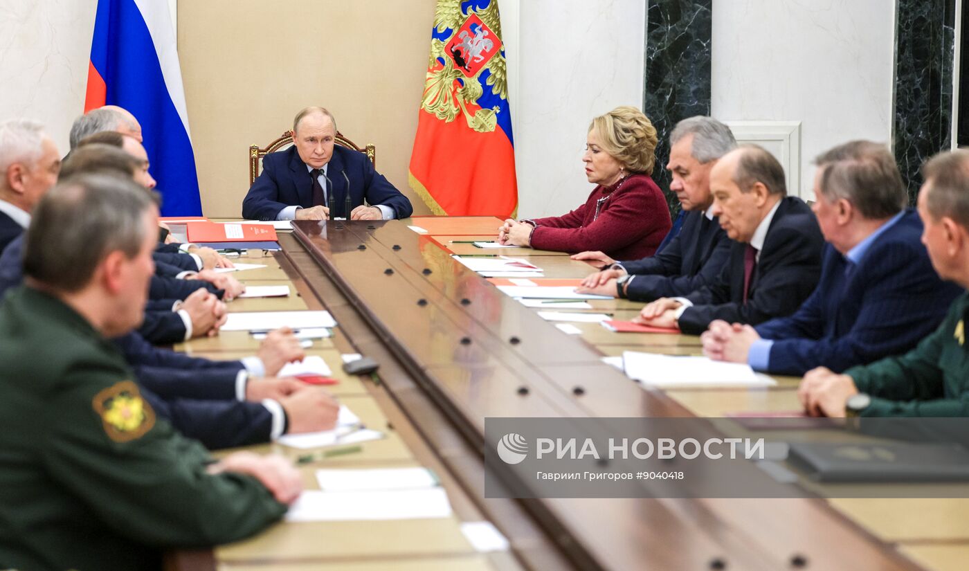 Президент Владимир Путин провел заседание Совбеза РФ