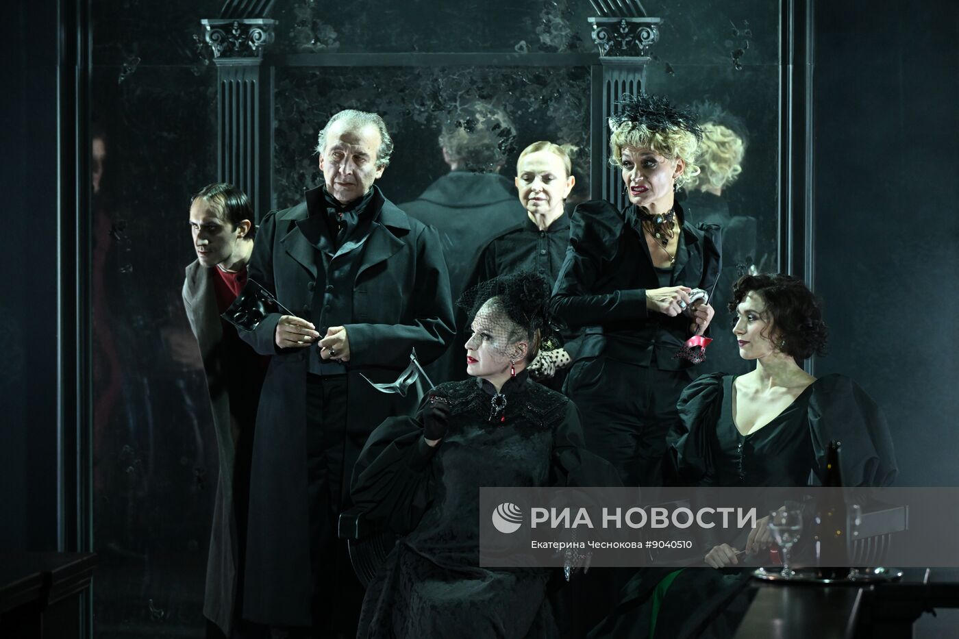 Спектакль "Москва. Сумерки" в "Покровка.Театр"