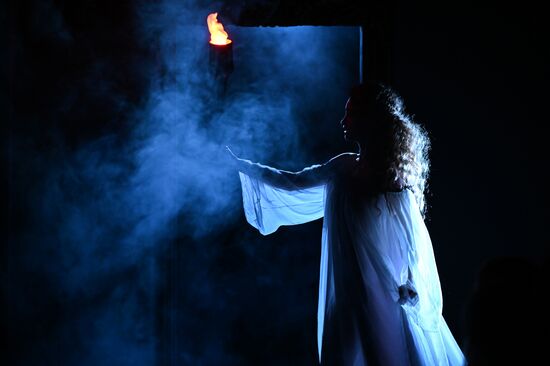 Спектакль "Москва. Сумерки" в "Покровка.Театр"