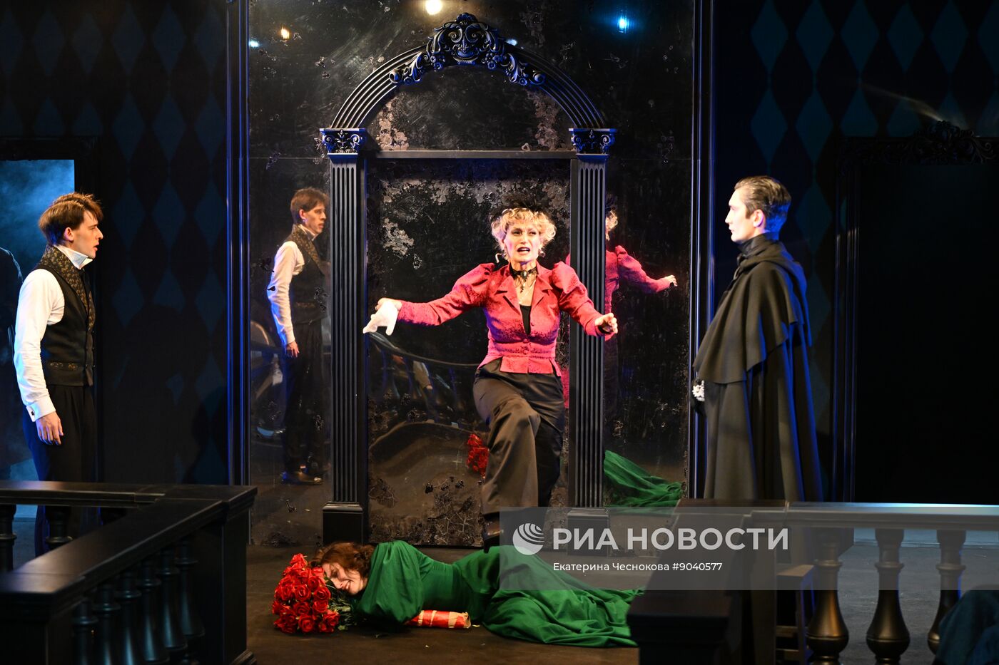 Спектакль "Москва. Сумерки" в "Покровка.Театр"