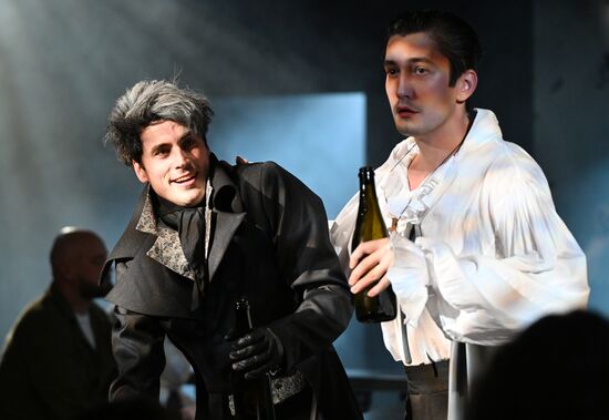 Спектакль "Москва. Сумерки" в "Покровка.Театр"