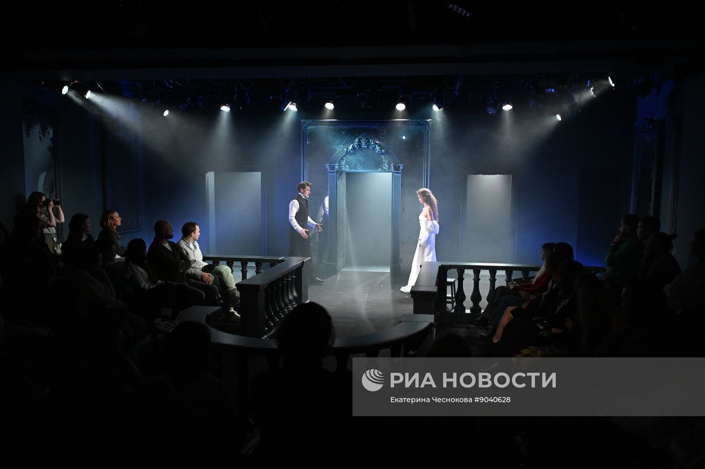 Спектакль "Москва. Сумерки" в "Покровка.Театр"