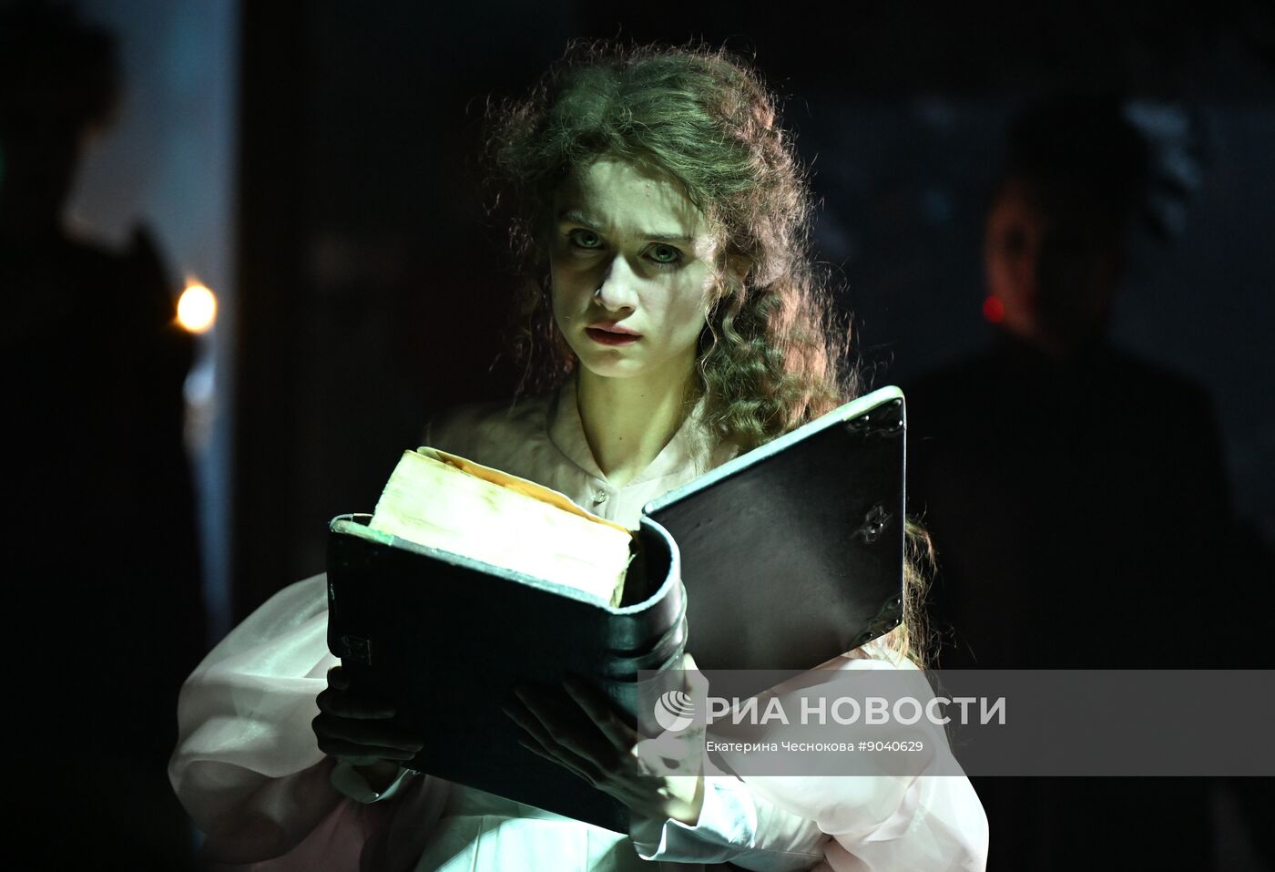 Спектакль "Москва. Сумерки" в "Покровка.Театр"