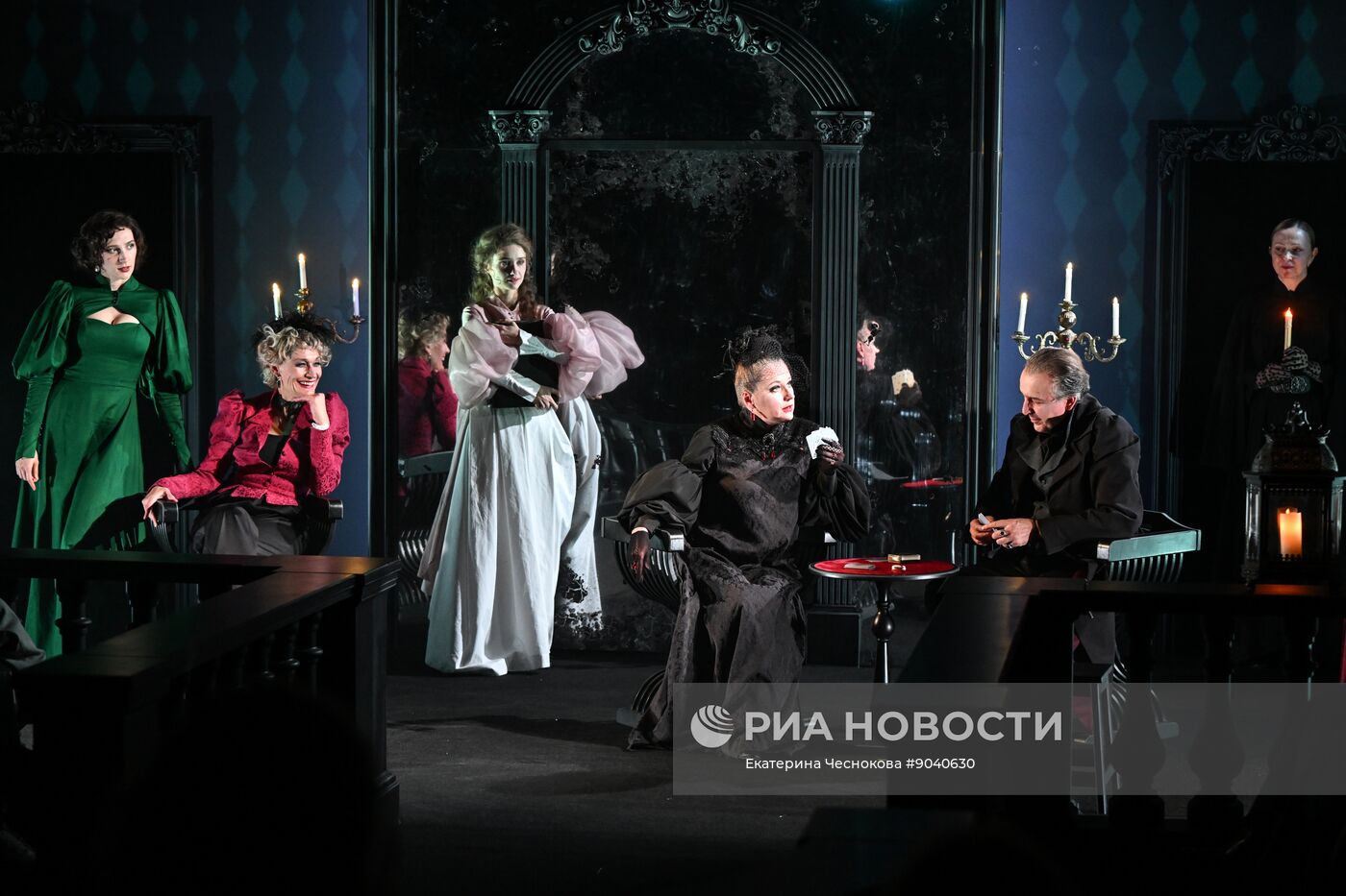 Спектакль "Москва. Сумерки" в "Покровка.Театр"