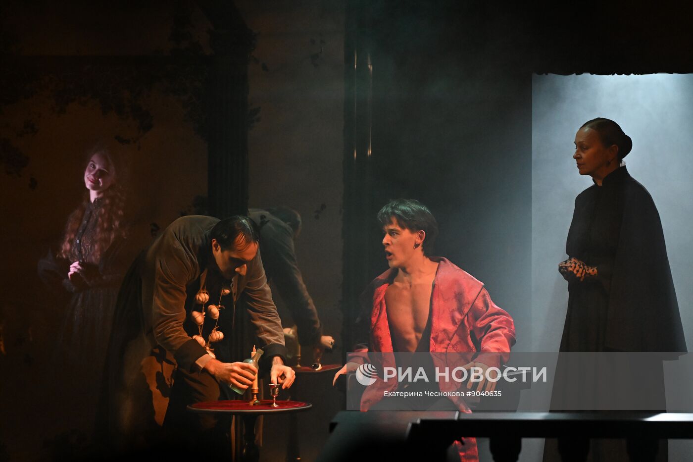 Спектакль "Москва. Сумерки" в "Покровка.Театр"