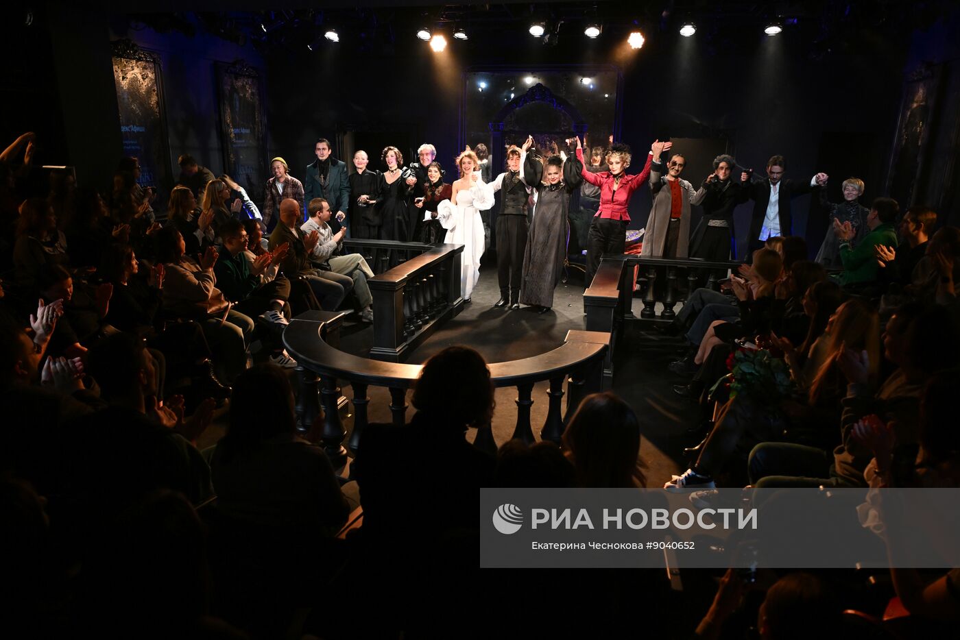 Спектакль "Москва. Сумерки" в "Покровка.Театр"