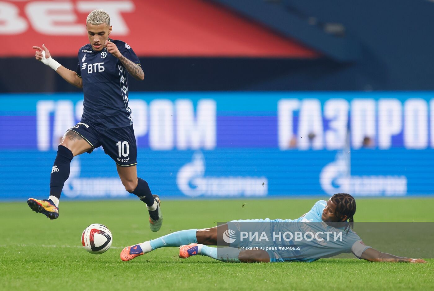 Футбол. Кубок России. "Зенит" (Санкт-Петербург) - "Динамо" (Москва)