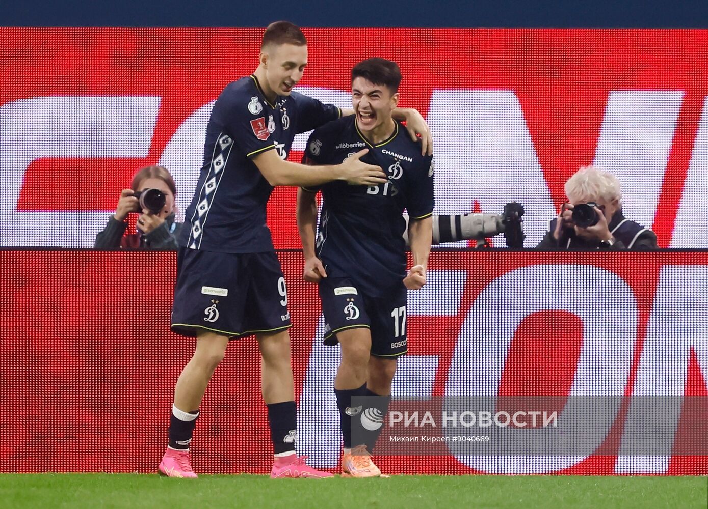 Футбол. Кубок России. "Зенит" (Санкт-Петербург) - "Динамо" (Москва)