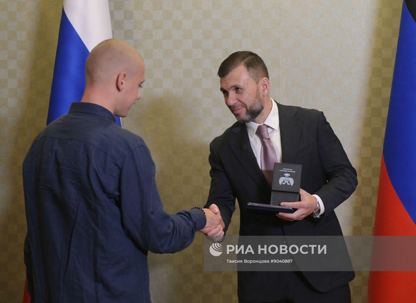 Детям-героям вручили награды в Донецке