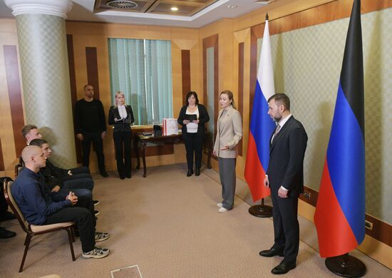 Детям-героям вручили награды в Донецке