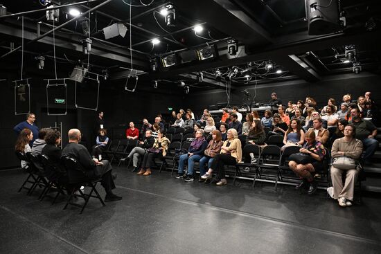 Театральный эскиз спектакля "Поколения" в театре "Шалом"