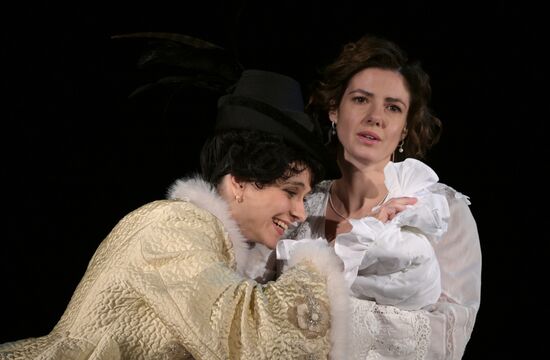 Спектакль "Анна Каренина" в Малом театре