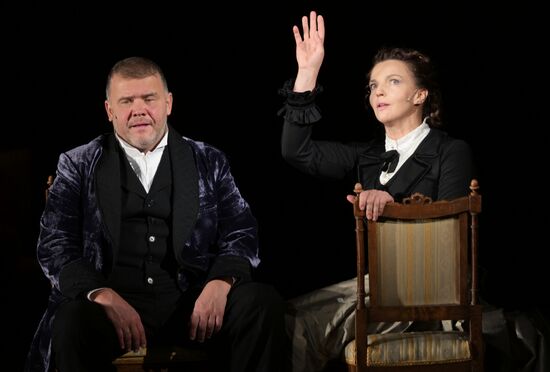 Спектакль "Анна Каренина" в Малом театре