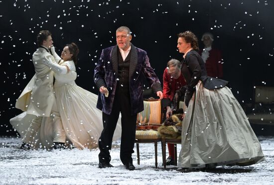 Спектакль "Анна Каренина" в Малом театре