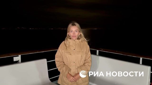 Паром из Трабзона прибыл к Сочи днем, но до сих пор ждет разрешения войти в порт