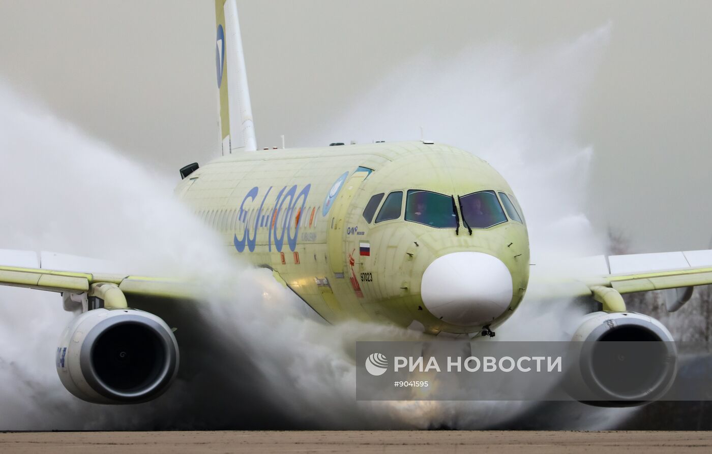 "Суперджет-100" прошел испытания на защиту двигателей от воды