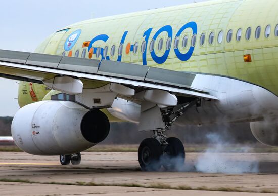 "Суперджет-100" прошел испытания на защиту двигателей от воды