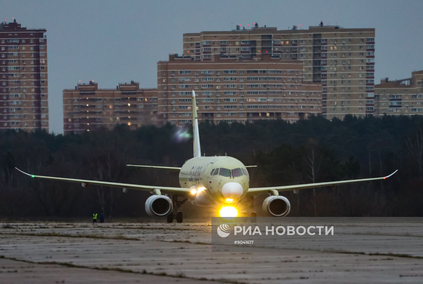 "Суперджет-100" прошел испытания на защиту двигателей от воды