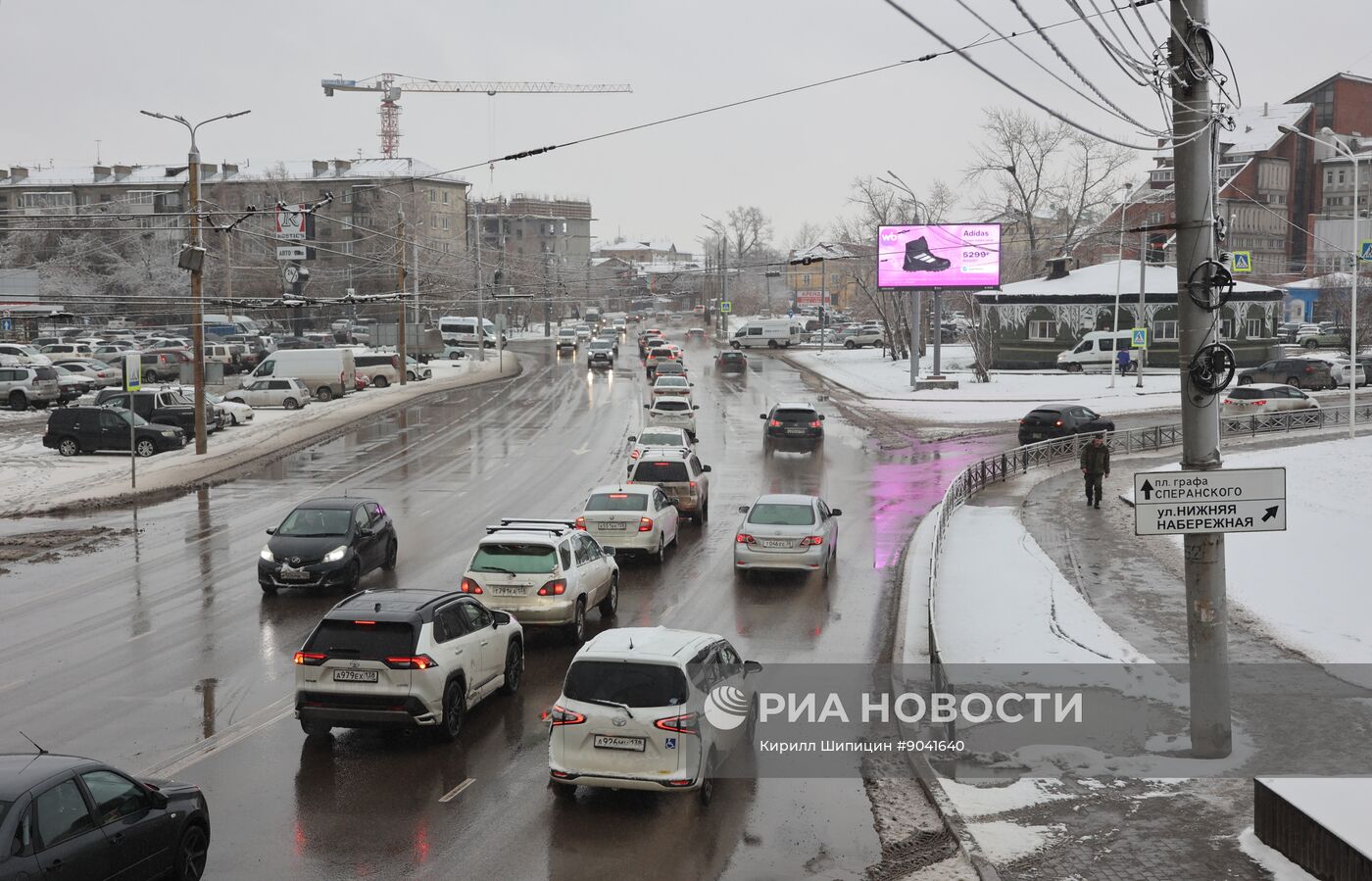 Последствия снегопада в Иркутске 