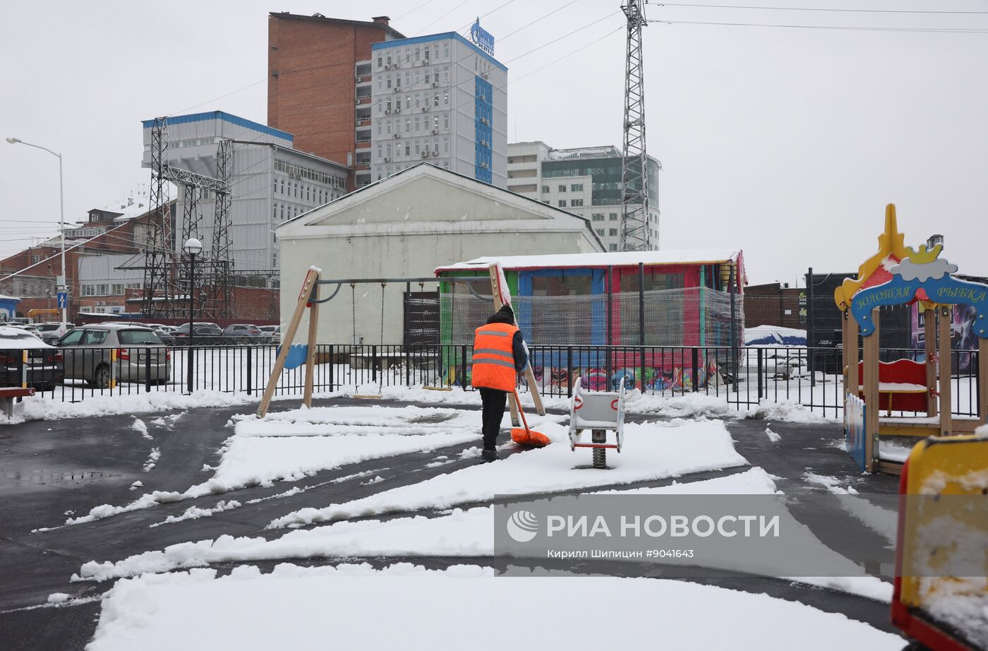 Последствия снегопада в Иркутске