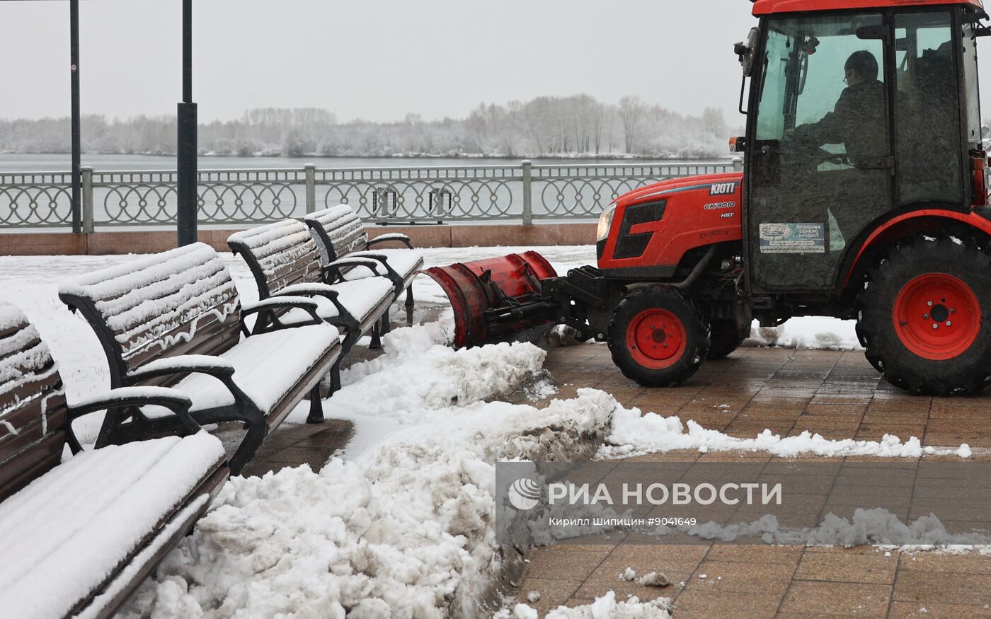 Последствия снегопада в Иркутске 