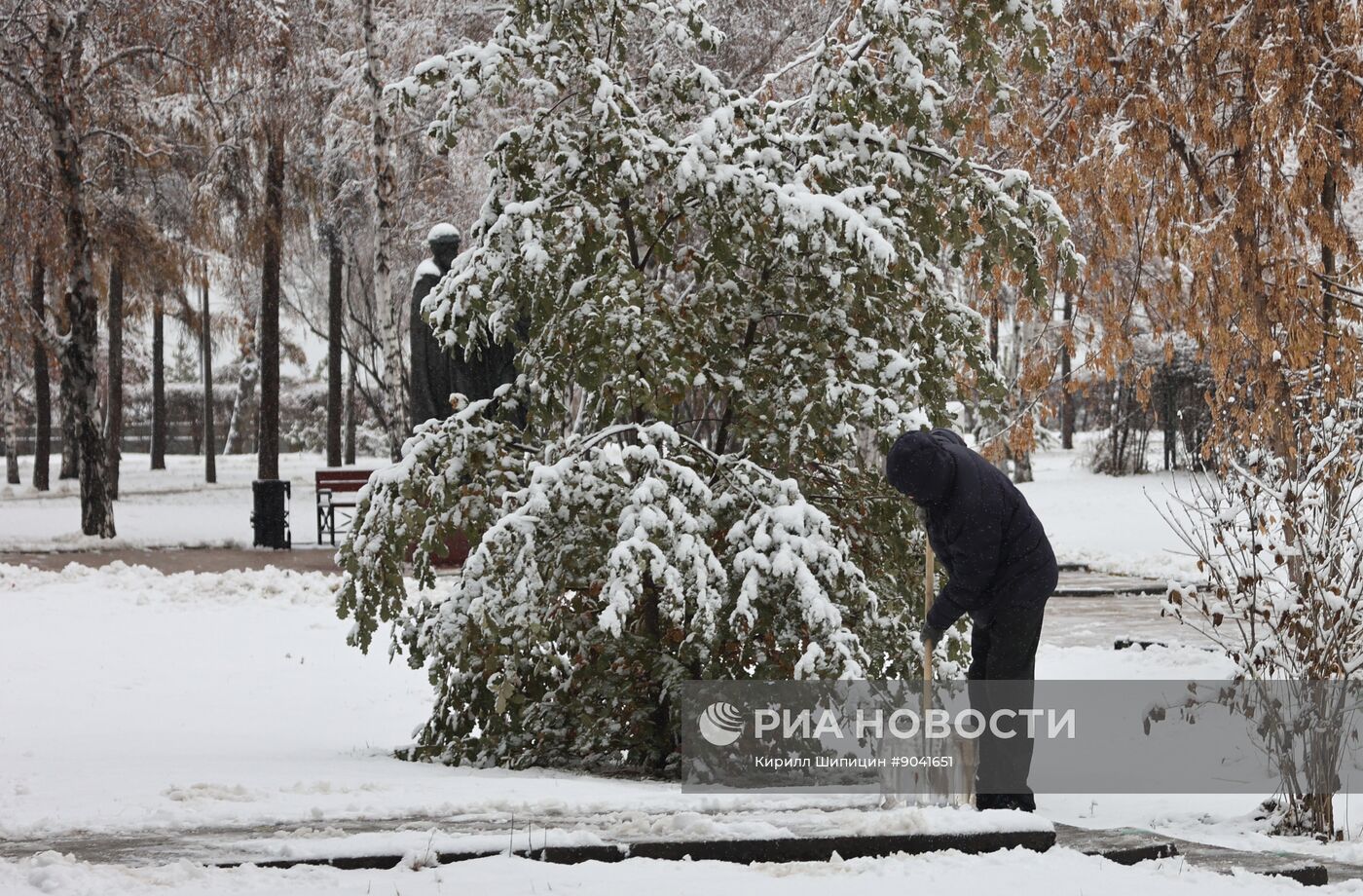 Последствия снегопада в Иркутске