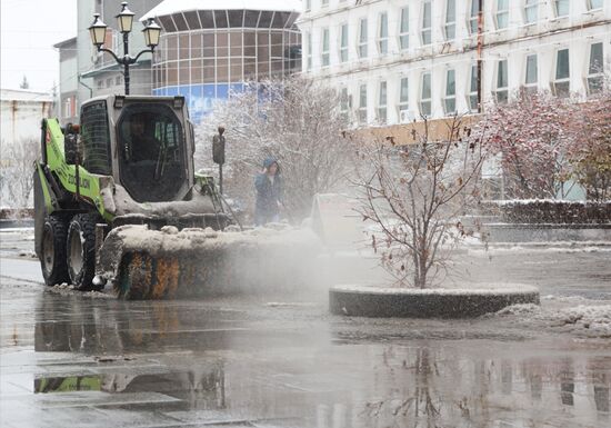 Последствия снегопада в Иркутске 